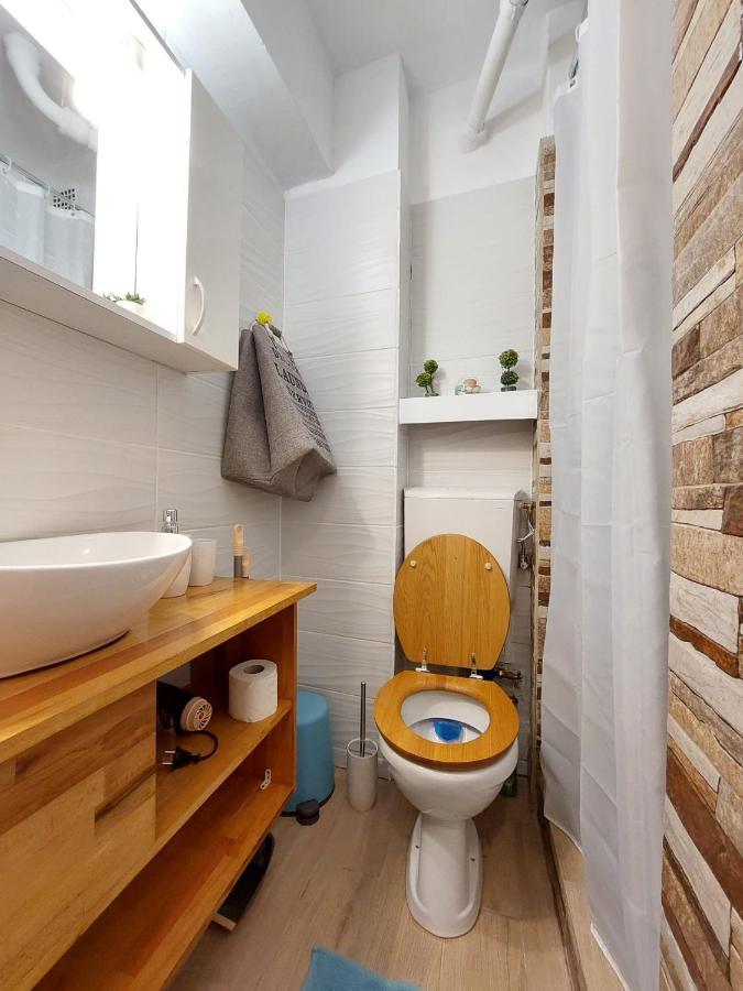 Laroka House Cosy Studio Universitate Bukarest Eksteriør billede